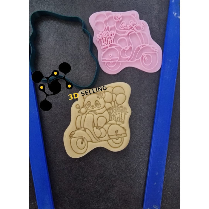 3d Selling Panda in vespa 9cm