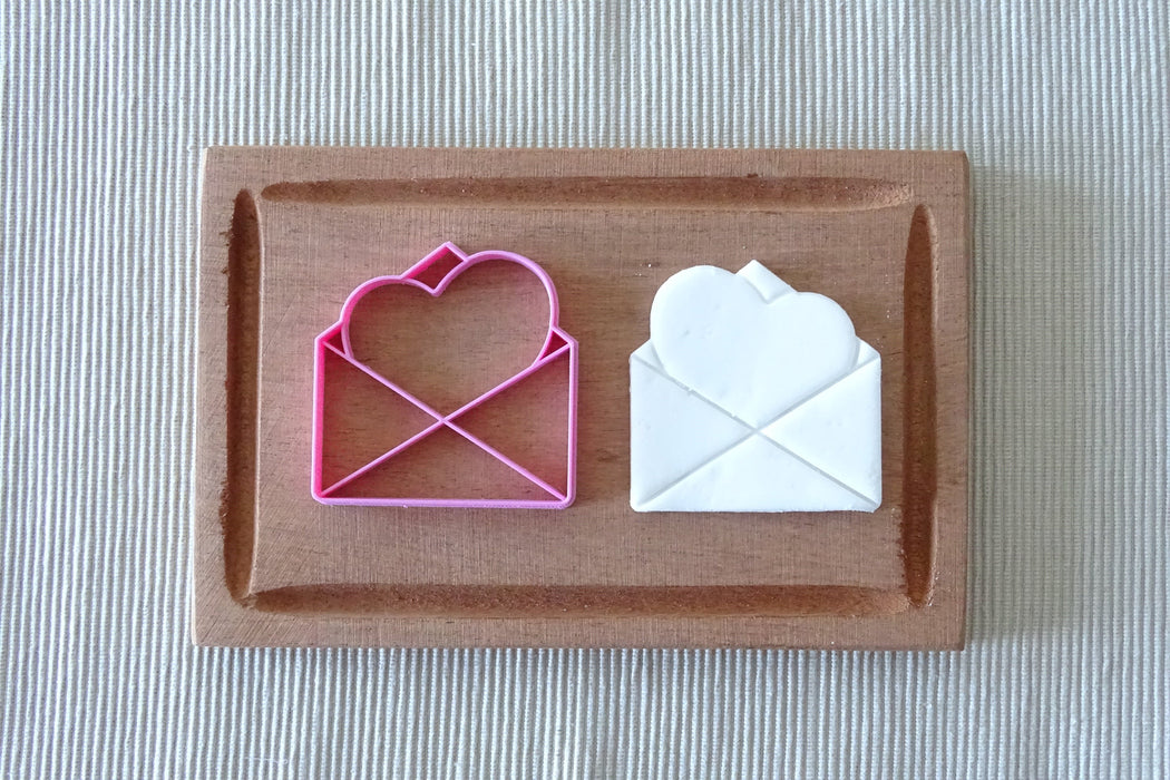 seling3d Casa, arredamento e bricolage:Articoli per cucina e bar:Accessori per pasticceria:Altro accessori per pasticceria Lettera con cuore 9cm