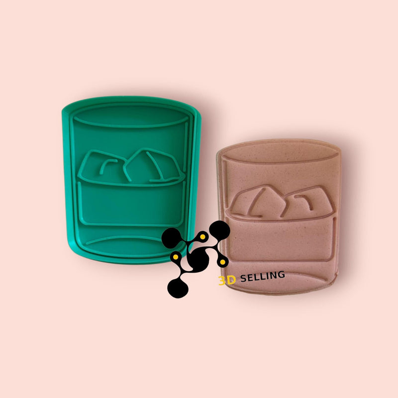 Bicchiere drink con ghiaccio - 3d Selling