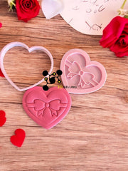 Cuore con fiocco in rilievo in 3D 9cm - 3d Selling