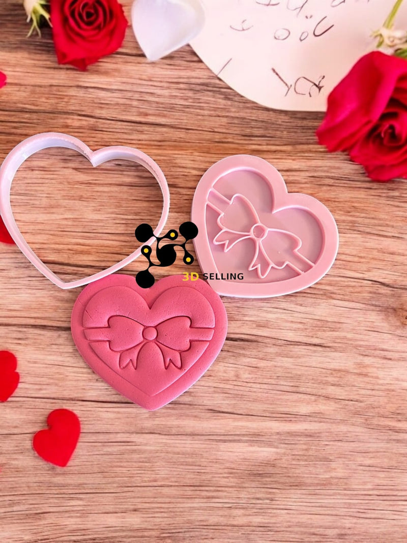 Cuore con fiocco in rilievo in 3D 9cm - 3d Selling