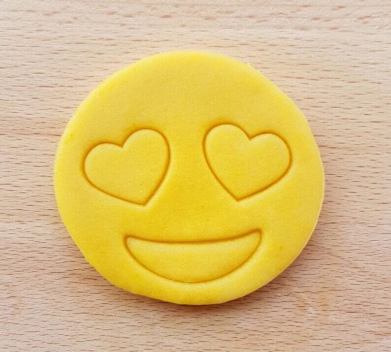 Emoji Formina Per Biscotti Faccina Bacio Cuore Innamorato Stampino Cookie Cutter - 3d Selling